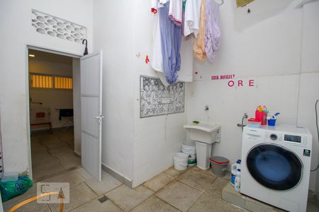 Casa à venda com 590m², 6 quartos e 6 vagasLavanderia