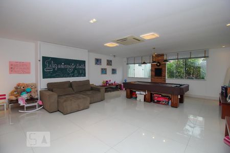 Casa à venda com 590m², 6 quartos e 6 vagasSala de Jogos