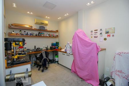 Casa à venda com 590m², 6 quartos e 6 vagasQuarto de Serviço 1