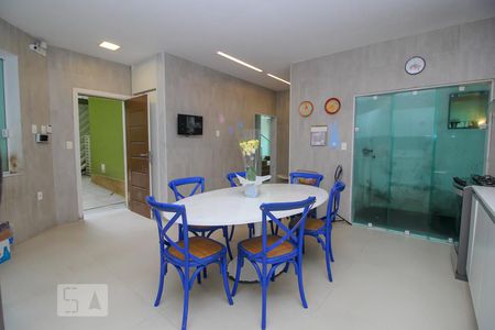 Casa à venda com 590m², 6 quartos e 6 vagasCozinha - Armários