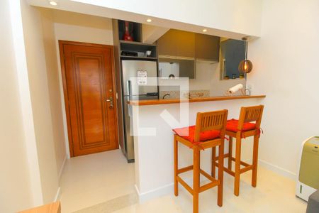 Apartamento para alugar com 37m², 1 quarto e sem vaga Apartamento para alugar com 37m², 1 quarto e sem vagaCozinha - Armários