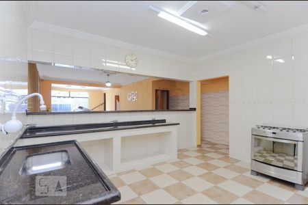 Casa à venda com 350m², 3 quartos e 4 vagasCozinha - Salão de Festas