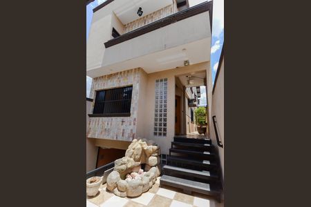 Casa à venda com 350m², 3 quartos e 4 vagasFrente do Sobrado