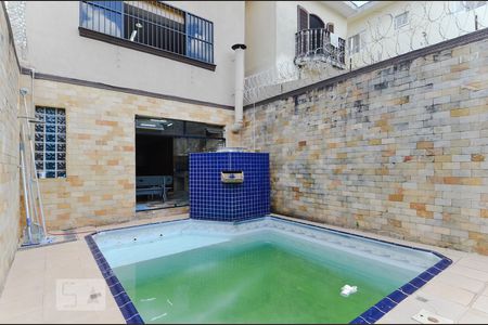 Casa à venda com 350m², 3 quartos e 4 vagasPiscina