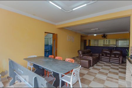 Casa à venda com 350m², 3 quartos e 4 vagasSalão de Festas - Churrasqueira