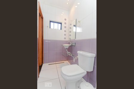 Casa à venda com 350m², 3 quartos e 4 vagasBanheiro da Suíte 2