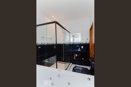 Casa à venda com 350m², 3 quartos e 4 vagasBanheiro da Suíte 1