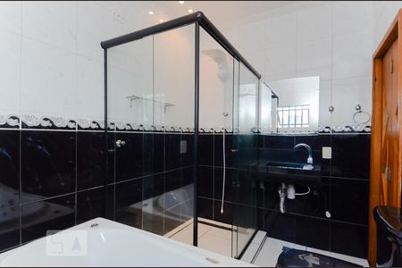 Casa à venda com 350m², 3 quartos e 4 vagasBanheiro da Suíte 1