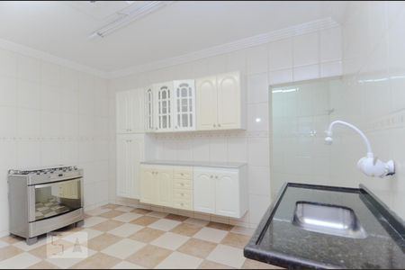 Casa à venda com 350m², 3 quartos e 4 vagasCozinha - Salão de Festas