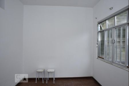 Sala de casa para alugar com 1 quarto, 50m² em Freguesia (jacarepaguá), Rio de Janeiro