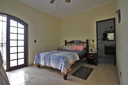 Suíte de casa à venda com 3 quartos, 230m² em Chácara Agrindus, Taboão da Serra