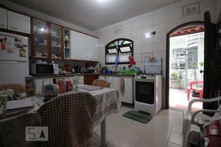 Casa à venda com 230m², 3 quartos e 2 vagasCozinha