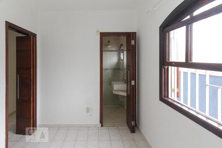 Casa à venda com 200m², 3 quartos e 2 vagas Casa à venda com 200m², 3 quartos e 2 vagasSuite