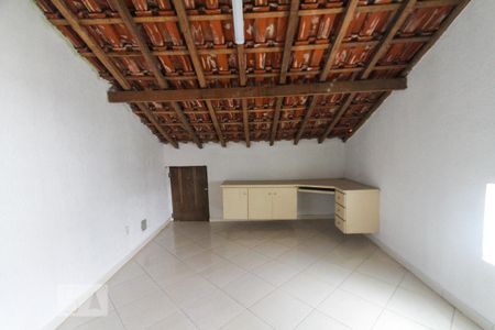 Casa à venda com 200m², 3 quartos e 2 vagas Casa à venda com 200m², 3 quartos e 2 vagasescritório Terraço