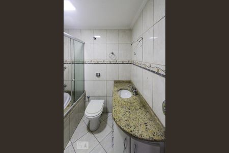 Casa à venda com 200m², 3 quartos e 2 vagas Casa à venda com 200m², 3 quartos e 2 vagasBanheiro da Suite