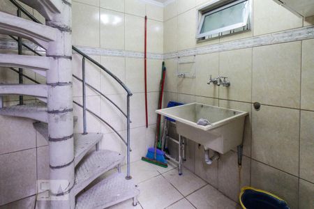 Casa à venda com 200m², 3 quartos e 2 vagas Casa à venda com 200m², 3 quartos e 2 vagascorredor externo