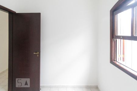 Casa à venda com 200m², 3 quartos e 2 vagas Casa à venda com 200m², 3 quartos e 2 vagasQuarto