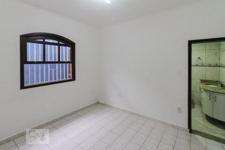 Casa à venda com 200m², 3 quartos e 2 vagas Casa à venda com 200m², 3 quartos e 2 vagasSuite 02