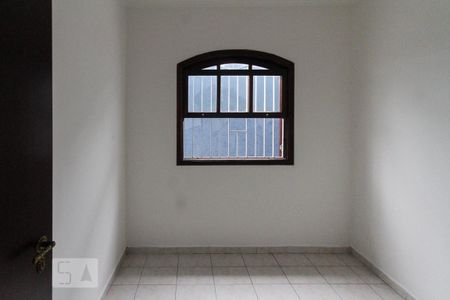 Casa à venda com 200m², 3 quartos e 2 vagas Casa à venda com 200m², 3 quartos e 2 vagasQuarto