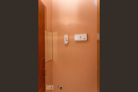 Casa à venda com 400m², 3 quartos e 4 vagasBanheiro do Quarto de Serviço