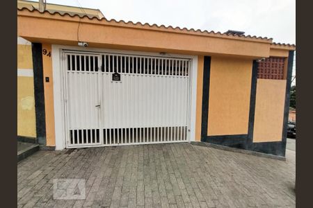 Casa à venda com 102m², 2 quartos e 4 vagasFachada