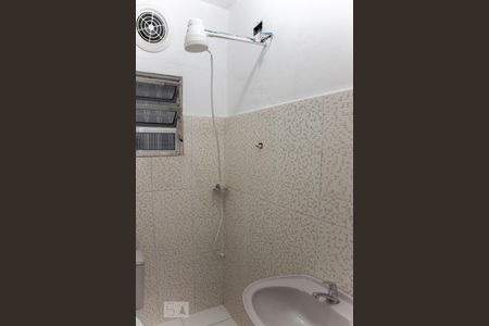 Banheiro de casa para alugar com 1 quarto, 52m² em Jardim São Sebastião, São Paulo