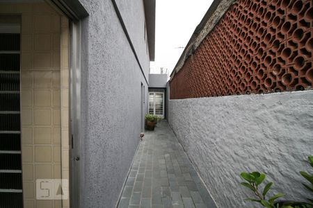 Casa à venda com 121m², 2 quartos e 2 vagas Casa à venda com 121m², 2 quartos e 2 vagasCorredor lateral