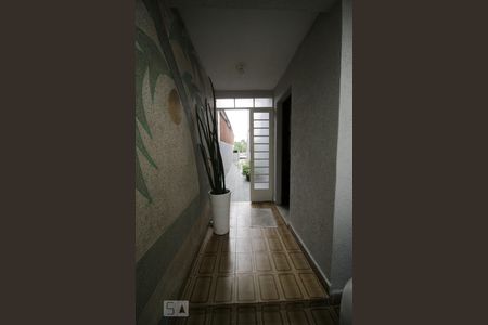 Casa à venda com 121m², 2 quartos e 2 vagas Casa à venda com 121m², 2 quartos e 2 vagasCorredor de entrada