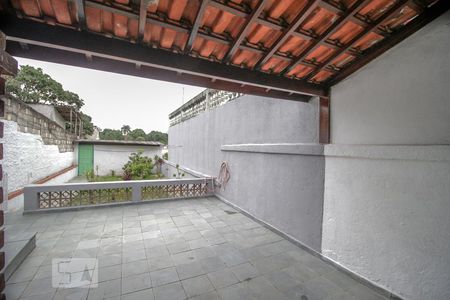 Casa à venda com 121m², 2 quartos e 2 vagas Casa à venda com 121m², 2 quartos e 2 vagasQuintal