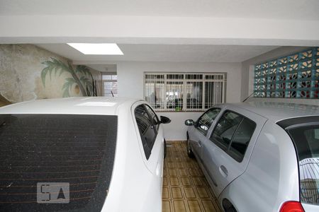 Casa à venda com 121m², 2 quartos e 2 vagas Casa à venda com 121m², 2 quartos e 2 vagasFachada