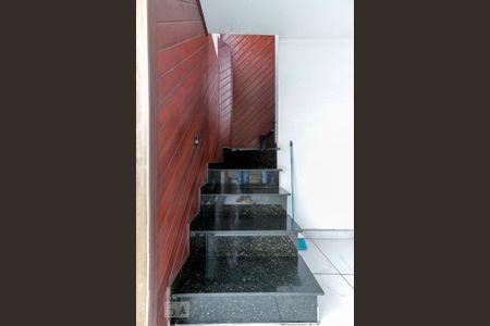 Casa à venda com 625m², 21 quartos e 2 vagasEscadas