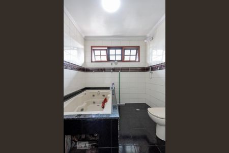 Casa à venda com 625m², 21 quartos e 2 vagasBanheiro da Suíte 1