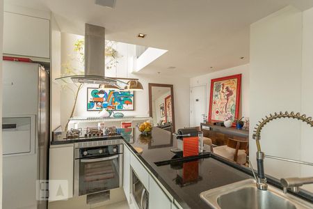 Apartamento à venda com 120m², 2 quartos e 2 vagasCozinha