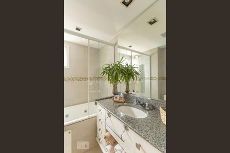Apartamento à venda com 120m², 2 quartos e 2 vagasBanheiro Suíte 2