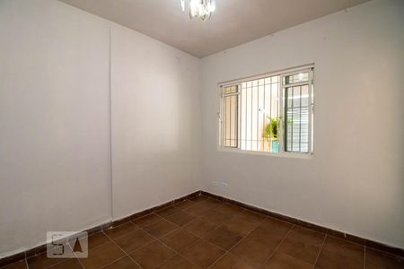 Sala 1 de casa para alugar com 4 quartos, 264m² em Vila Ernesto, São Paulo