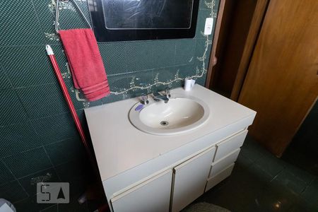 Casa à venda com 180m², 5 quartos e 2 vagasBanheiro Social