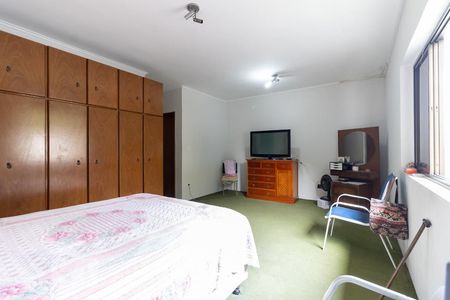 Casa à venda com 180m², 5 quartos e 2 vagasSuíte