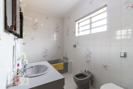 Casa à venda com 180m², 5 quartos e 2 vagasBanheiro de Suíte