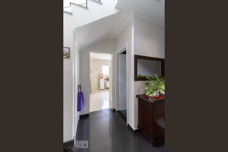 Casa à venda com 180m², 5 quartos e 2 vagasCorredor