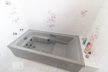 Casa à venda com 180m², 5 quartos e 2 vagasBanheiro de Suíte