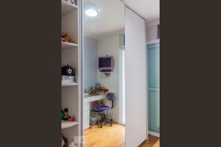 Casa à venda com 180m², 4 quartos e 3 vagasArmário