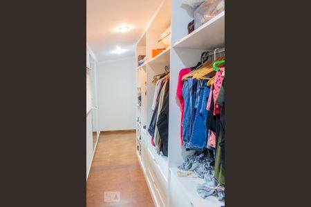 Casa à venda com 180m², 4 quartos e 3 vagasCloset