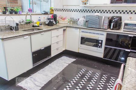 Casa à venda com 180m², 4 quartos e 3 vagasArmário