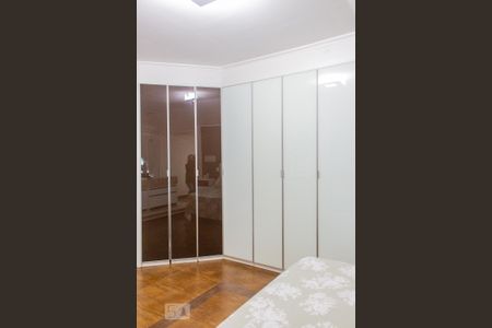 Casa à venda com 180m², 4 quartos e 3 vagasArmário