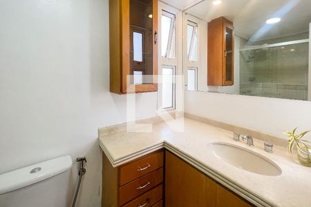 Apartamento à venda com 106m², 3 quartos e 1 vagaBanheiro da Suíte