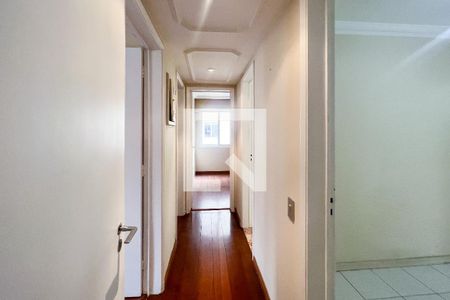 Corredor de apartamento à venda com 3 quartos, 106m² em Vila Nova Conceição, São Paulo