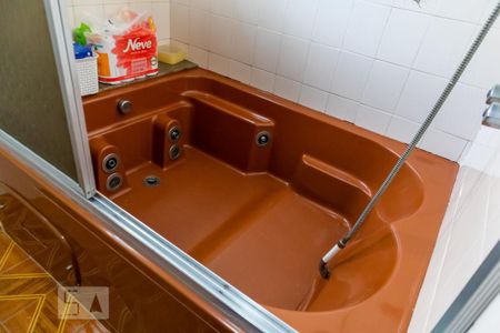 Casa à venda com 300m², 4 quartos e 3 vagas Casa à venda com 300m², 4 quartos e 3 vagasBanheiro 1