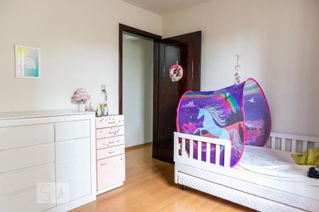 Casa à venda com 300m², 4 quartos e 3 vagas Casa à venda com 300m², 4 quartos e 3 vagasQuarto 2