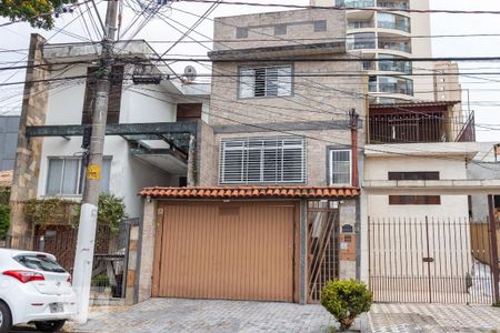 Casa à venda com 300m², 4 quartos e 3 vagas Casa à venda com 300m², 4 quartos e 3 vagasFachada
