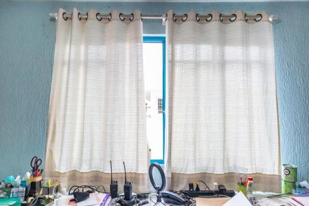 Casa à venda com 300m², 4 quartos e 3 vagas Casa à venda com 300m², 4 quartos e 3 vagasJanela